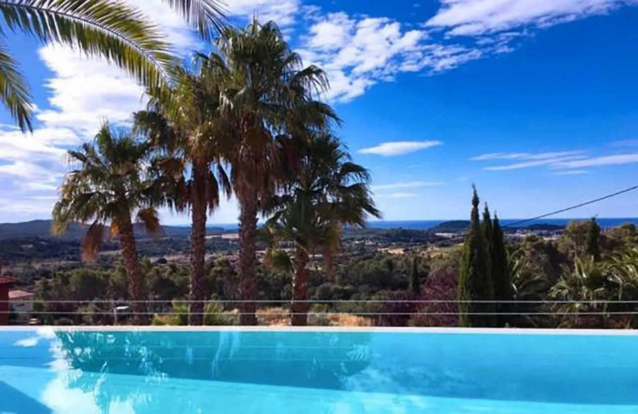 Manuki Mas Villa Vall-Llobrega